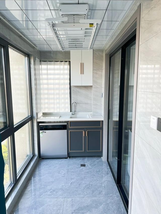 120㎡现代风格，沉稳又不失灵动。