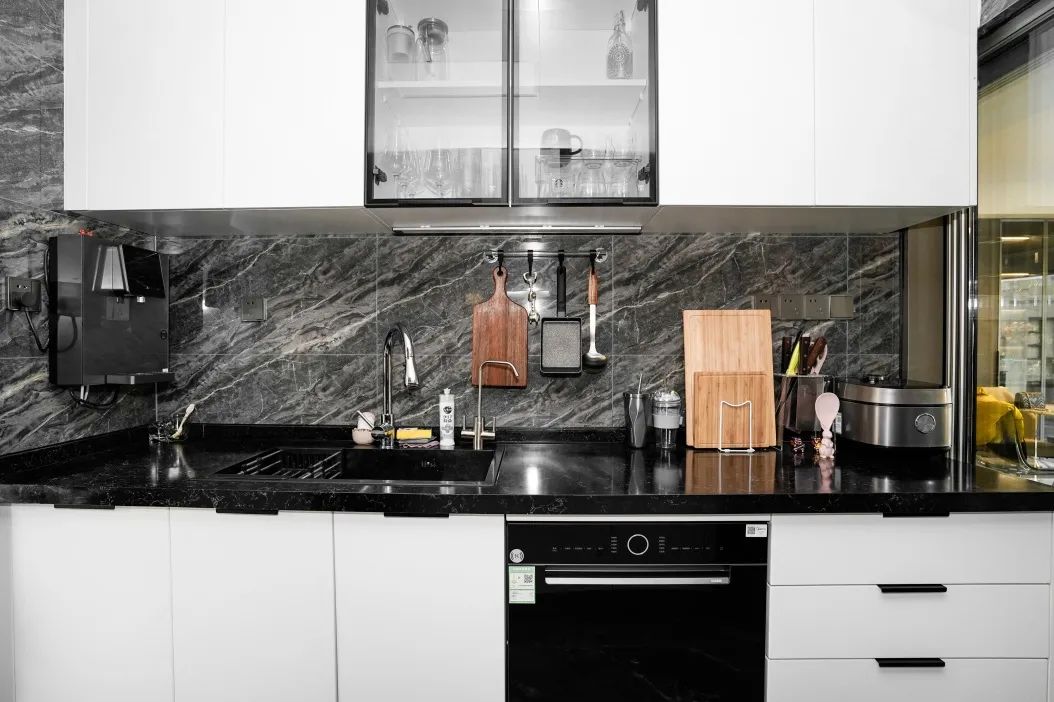 140平现代风格装修案例