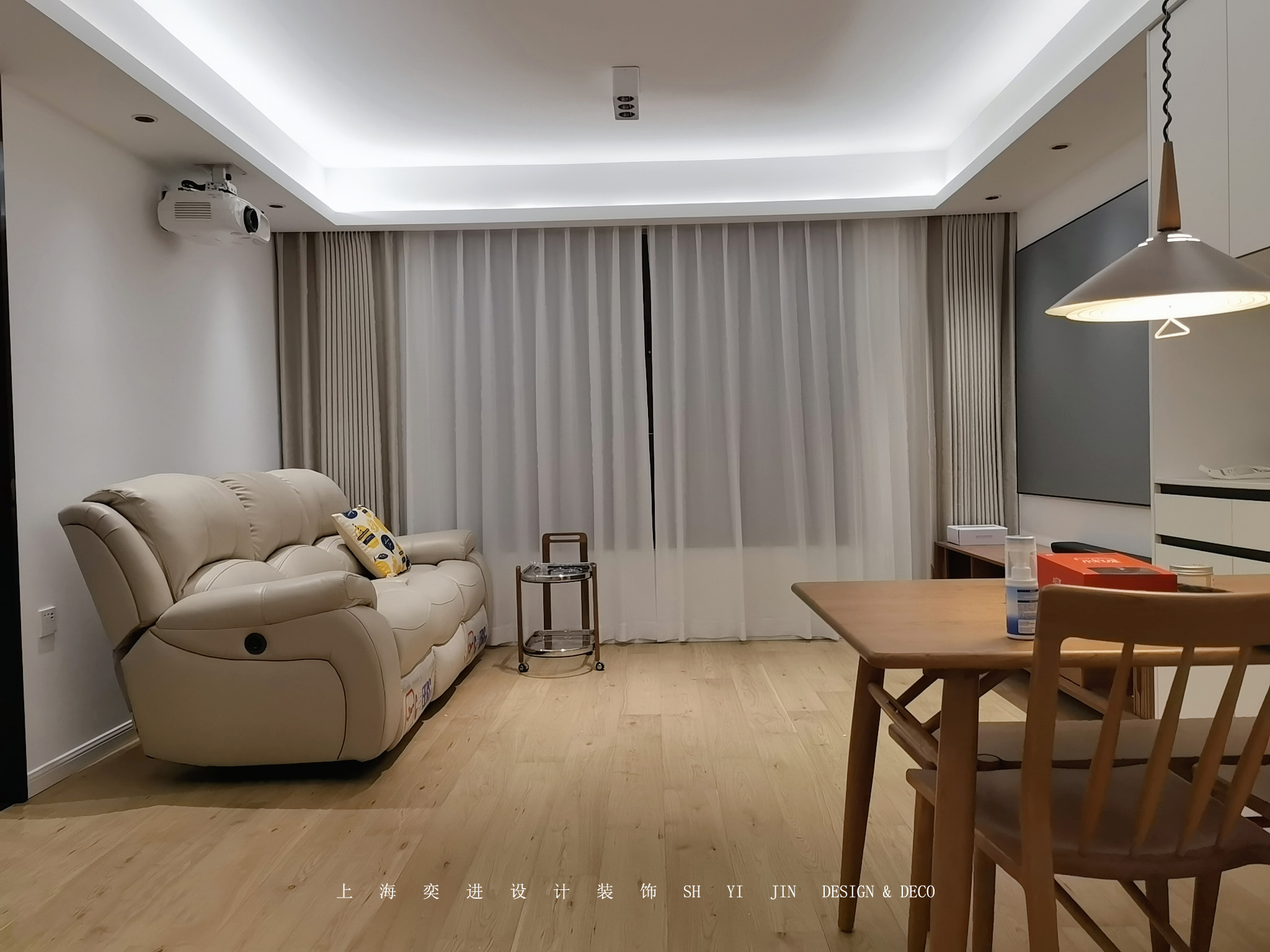 三口之家，带点日式住宅，温馨又舒适。