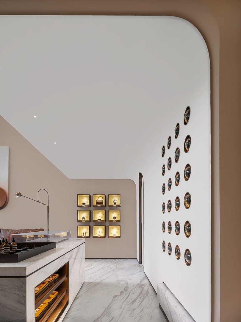 橱窗里的&ldquo;奇幻世界&rdquo;