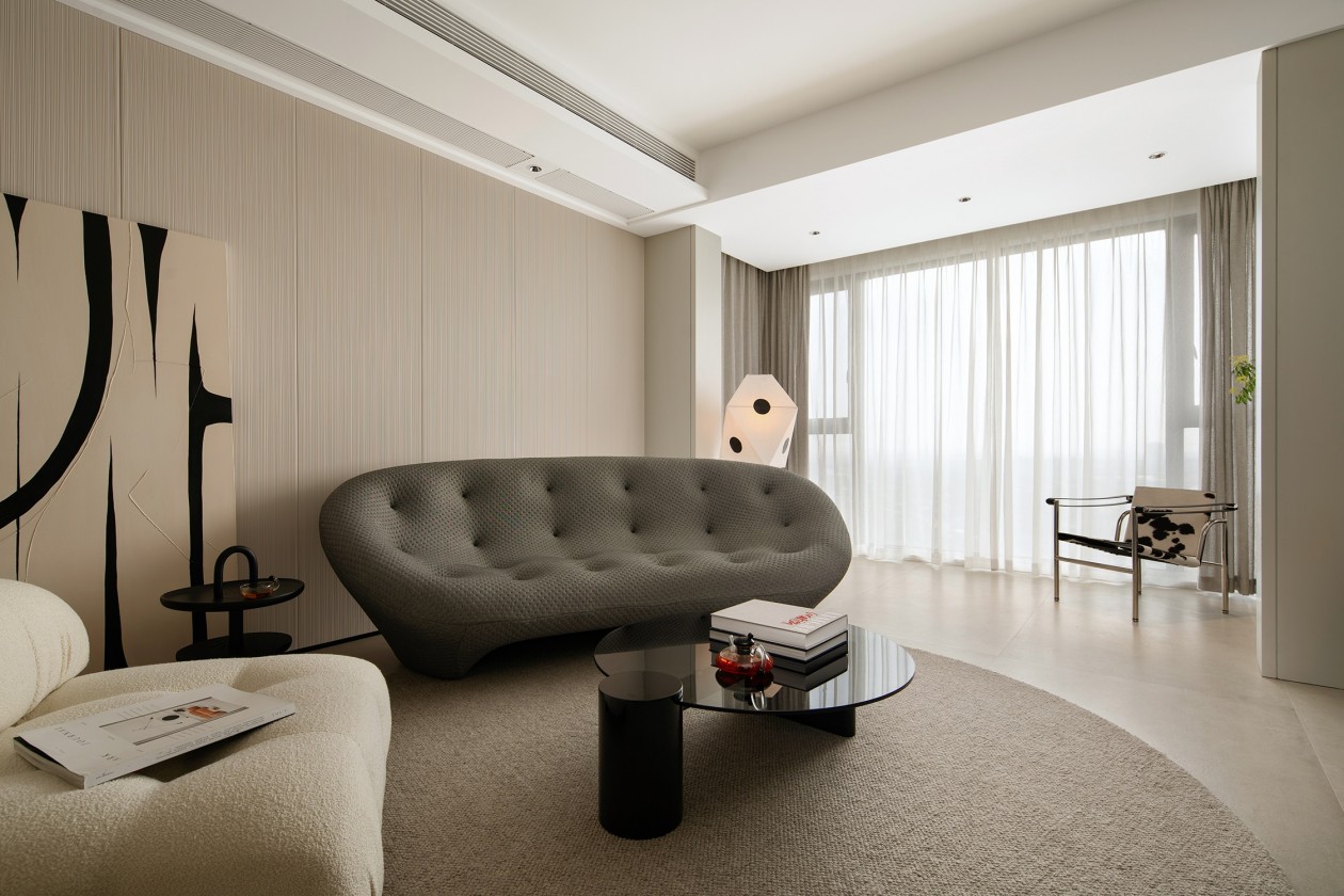 隐入色彩，忠于感知