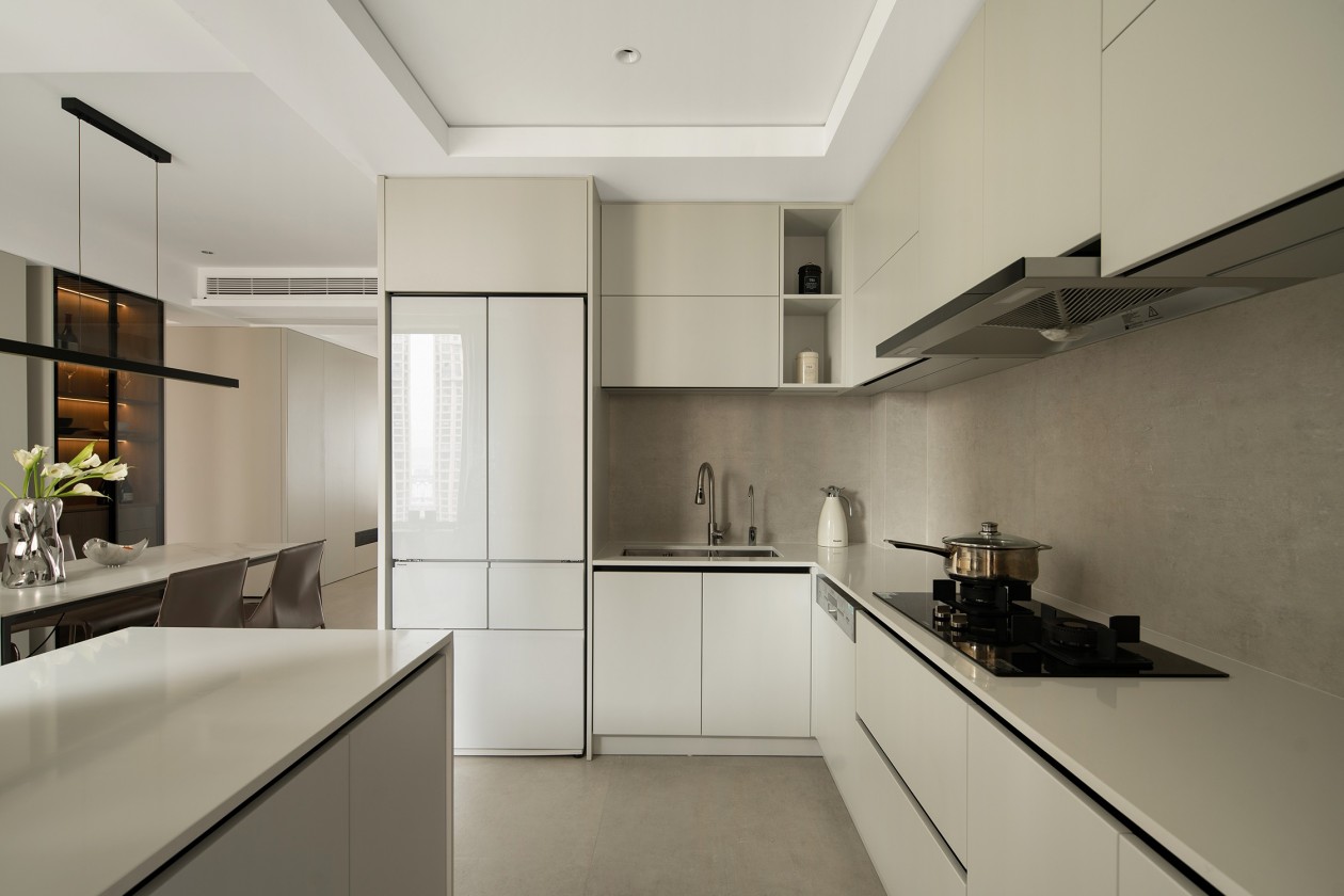 隐入色彩，忠于感知