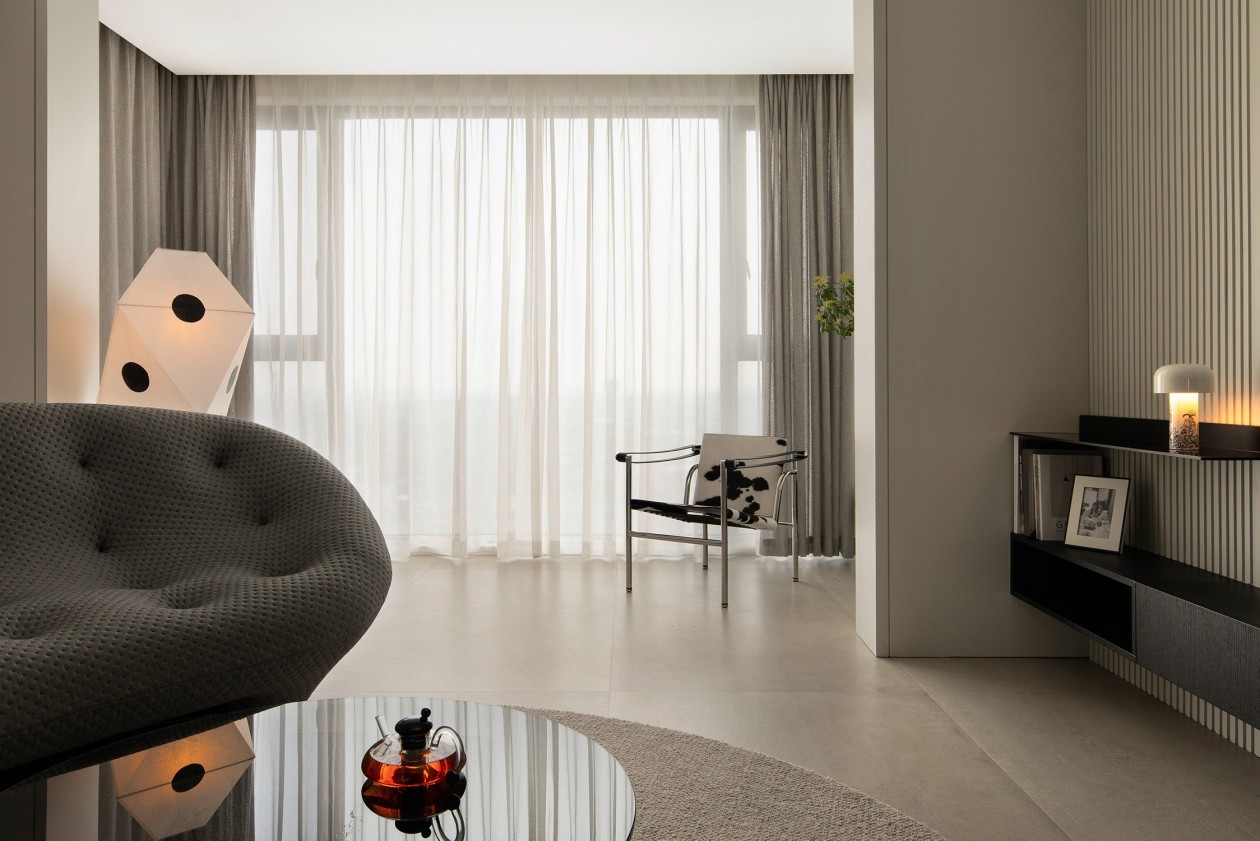 隐入色彩，忠于感知