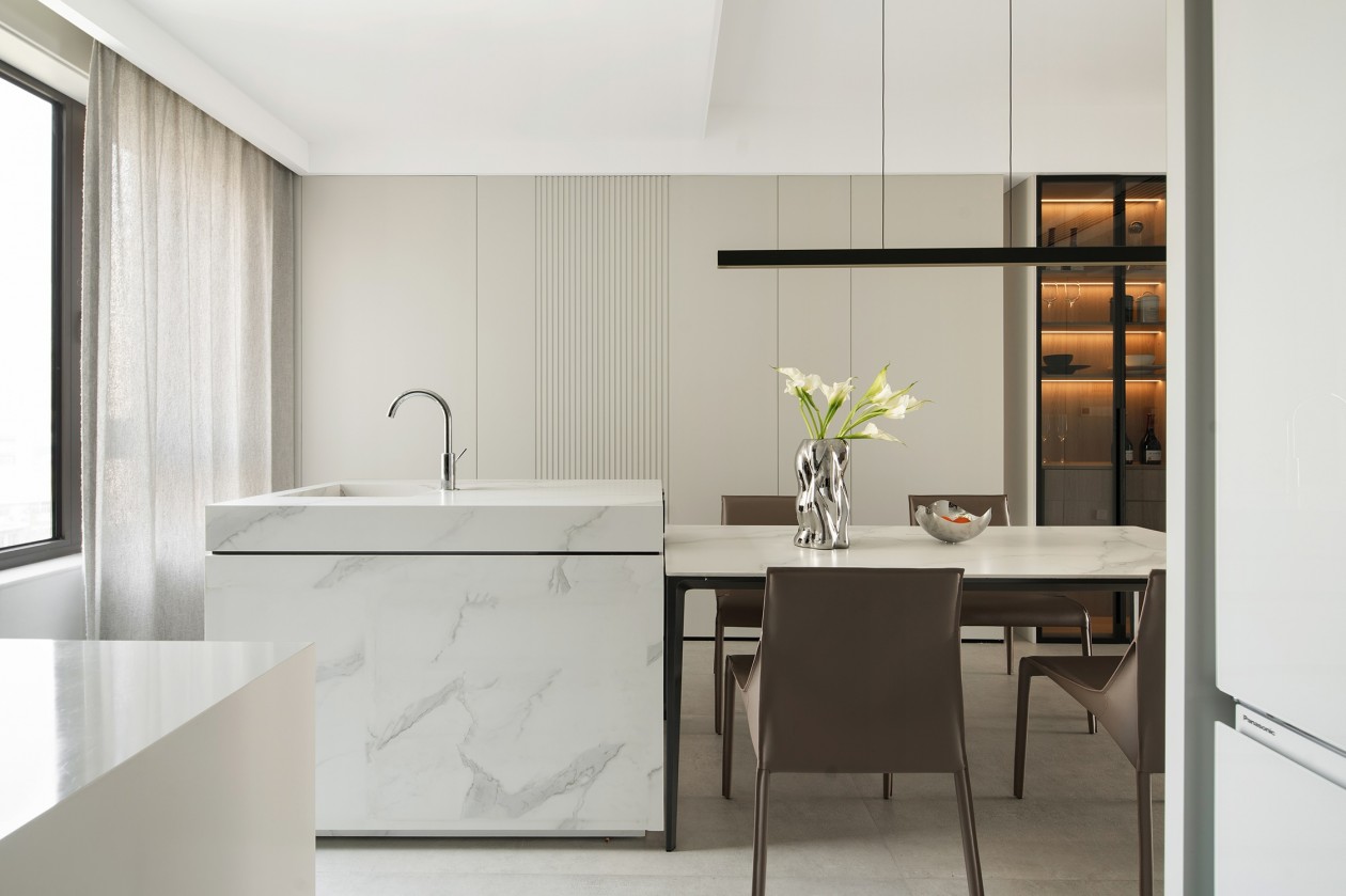 隐入色彩，忠于感知