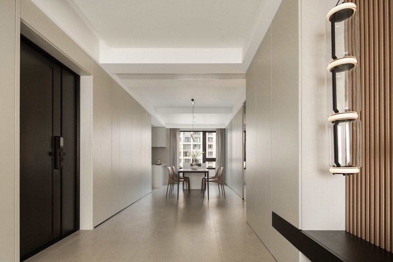 隐入色彩，忠于感知