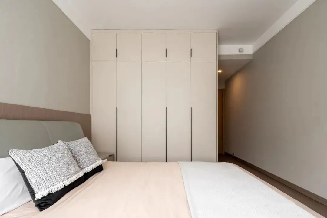 126㎡现代风格：奶茶色为主，三代同堂的温馨居家空间！