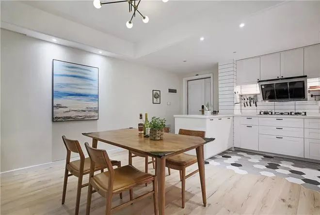 130㎡现代风，简约舒适与轻奢主义的结合，开放式格局的空间