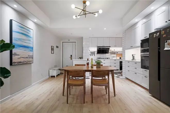 130㎡现代风，简约舒适与轻奢主义的结合，开放式格局的空间