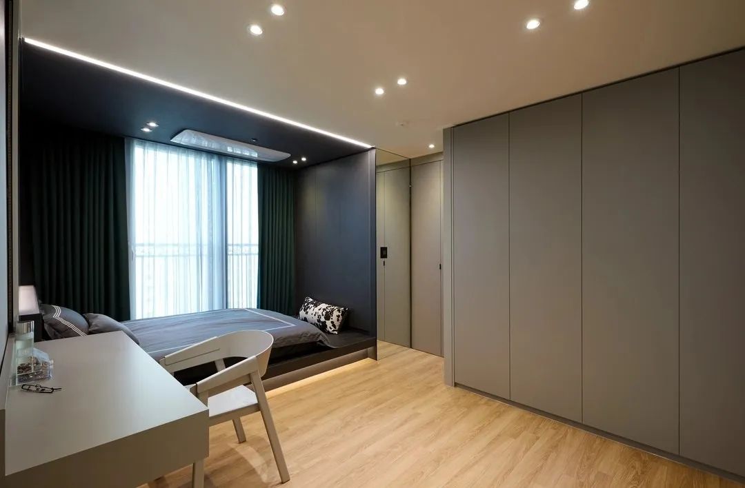 90后夫妻160㎡的家，5个一体化地台代替家具，入住后发现竟很好用！