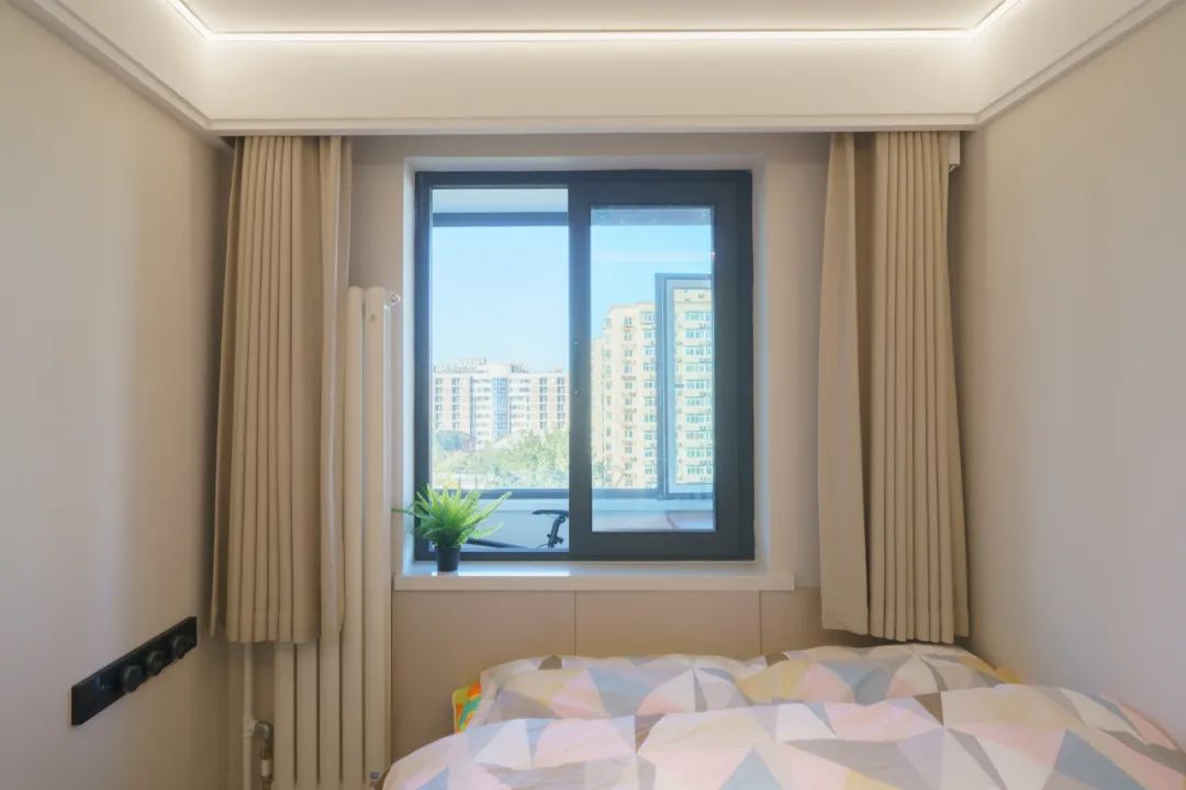 100㎡老房翻新 IT精英的高颜值科技宅