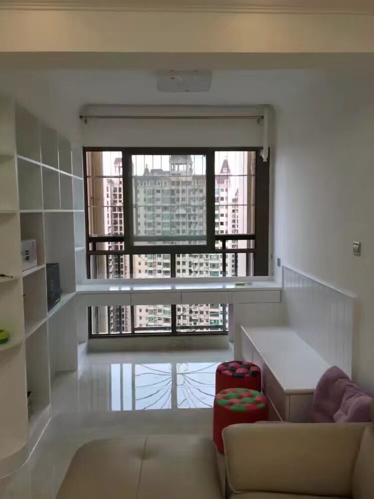 落地公园大地法式小洋房：建筑146㎡,套内面积120㎡。法式奶咖色系装饰风格，超有氛围感，让空间显得简约通透，清爽又干净，全屋简约又时尚，真的把家装成豪华又不失温暖的感觉。