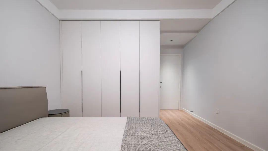太卷了！夫妻俩打通两套房，一家五口住进185m²大平层，佩服！