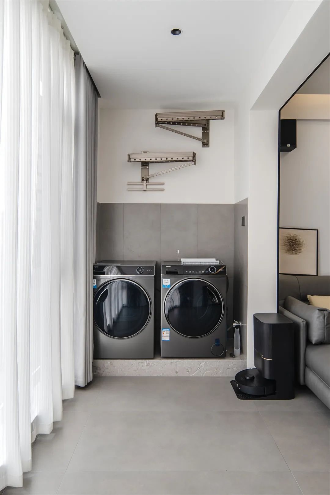  137㎡现代风格：简约而自在，打造与众不同的黑白格调！