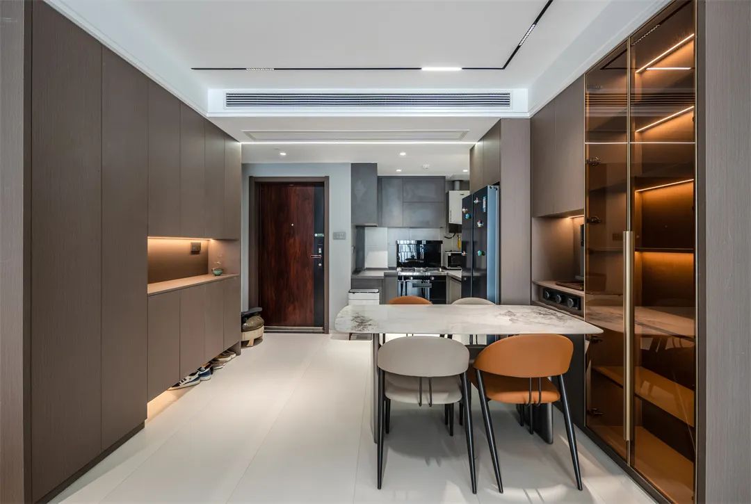 114㎡现代风格：全房无主灯设计，静谧与简雅的无声呈现！