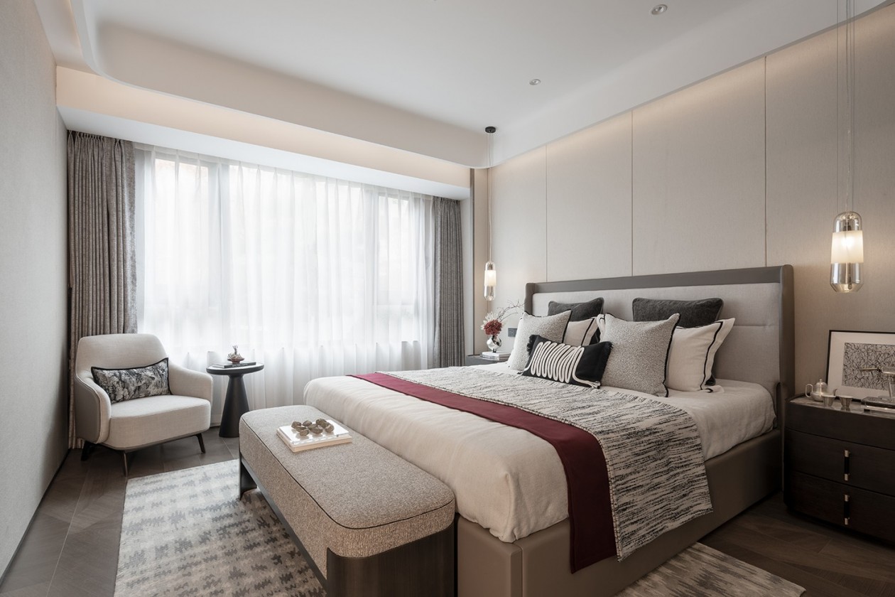 “解锁生活多元场景，构筑精英理想生活”