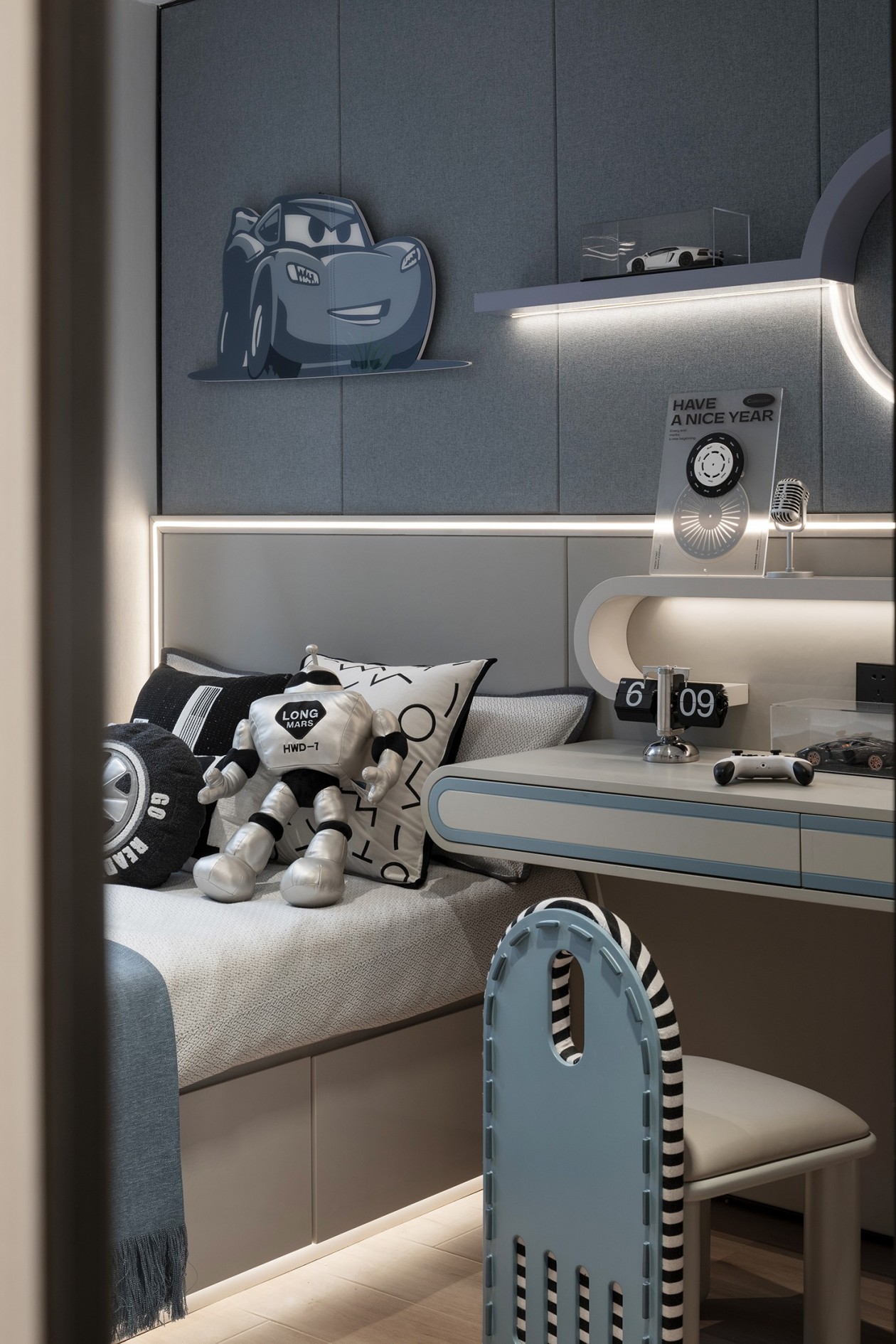 “解锁生活多元场景，构筑精英理想生活”