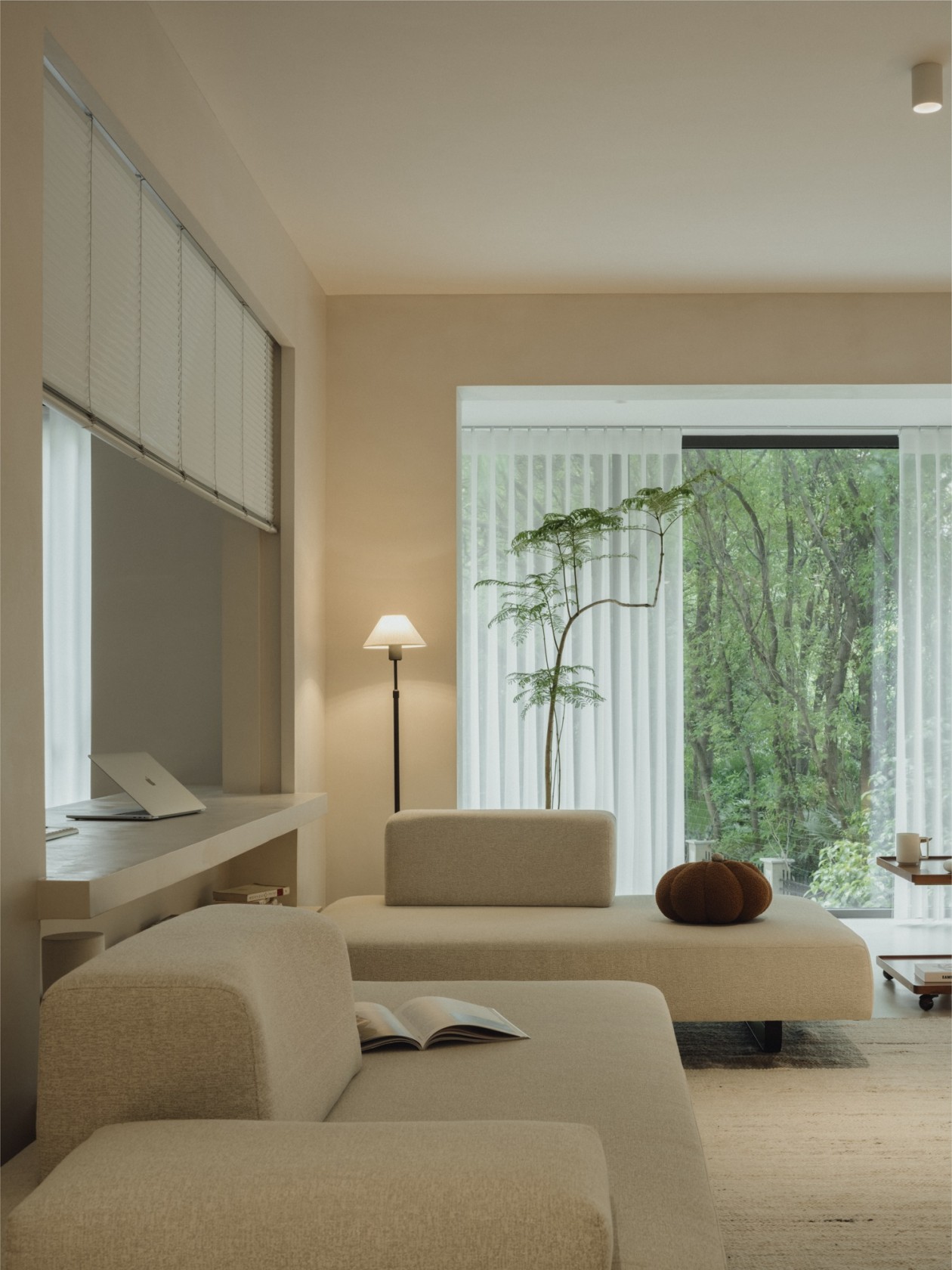 淡奶油配色，极简生活美学方式