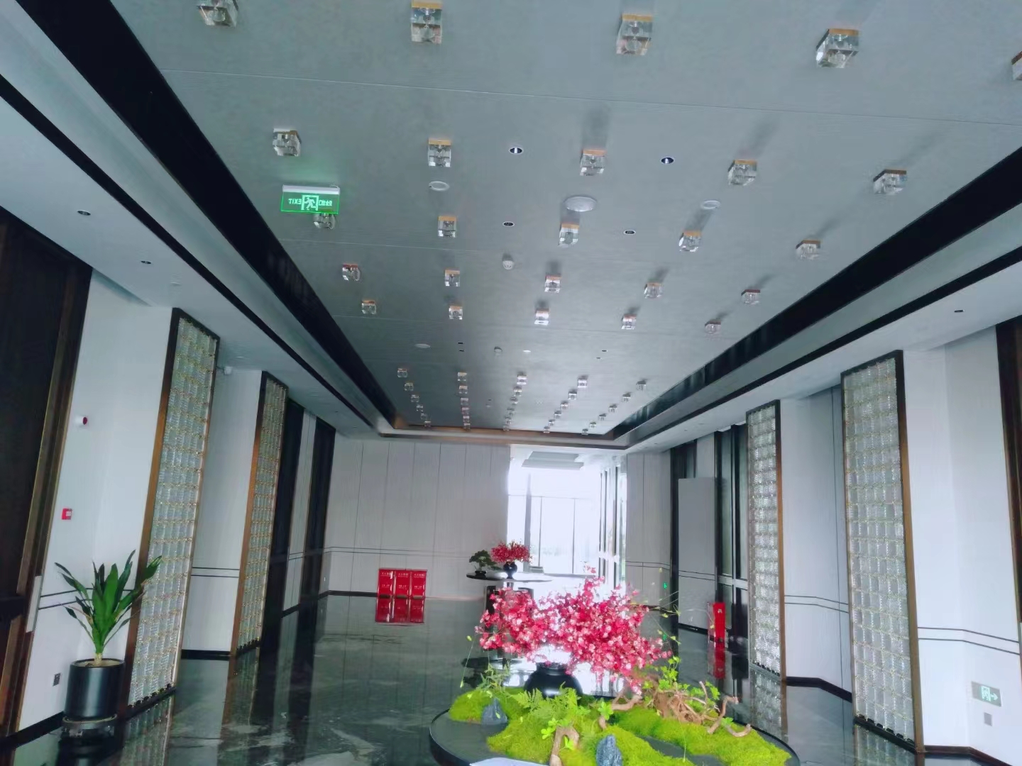 客服  酒店  宴会厅  健身房 
