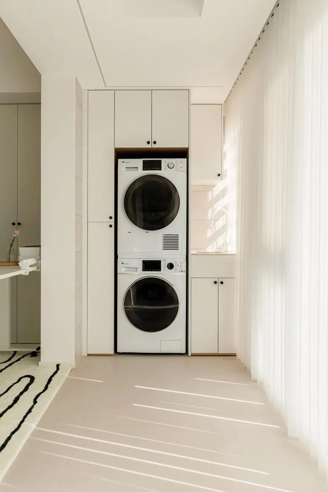 130㎡现代简约风，开放式空间设计，物尽其用，从温暖舒适中感受生活！