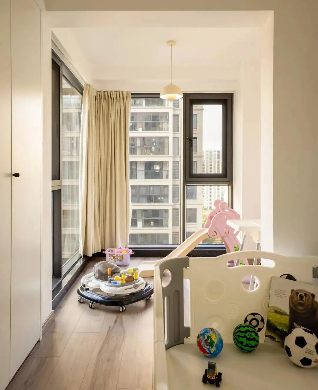 130㎡现代简约风，开放式空间设计，物尽其用，从温暖舒适中感受生活！