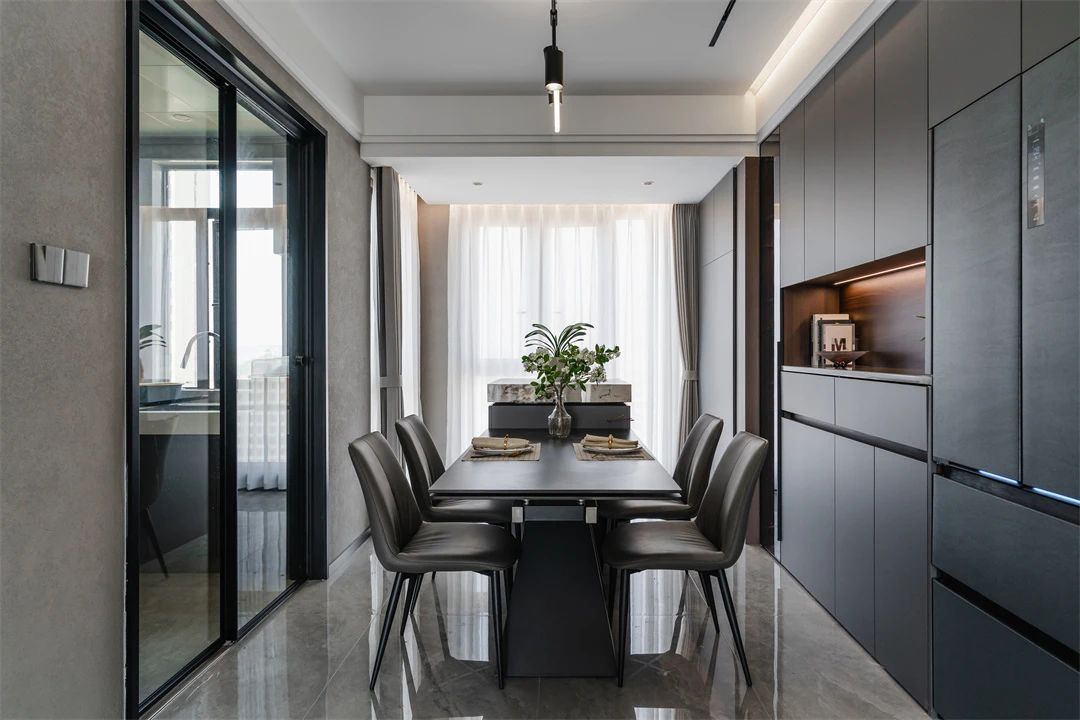 128㎡意式极简：双阳台户型，简单而雅致，平凡且治愈！