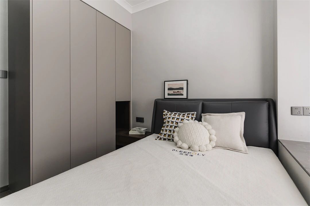 128㎡意式极简：双阳台户型，简单而雅致，平凡且治愈！