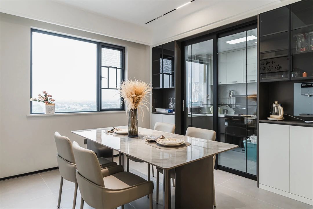 129㎡现代风格：简约用色搭出温情，越简单反而越高级！