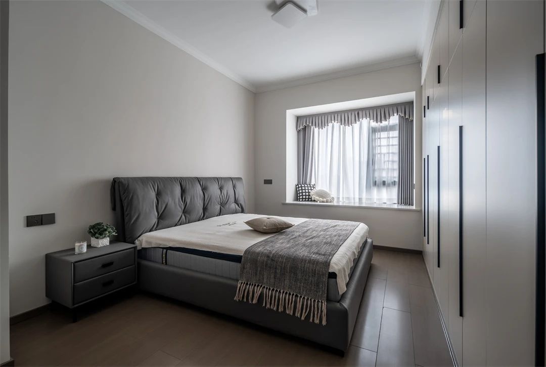 137㎡现代风格：简约而自在，打造与众不同的黑白格调！