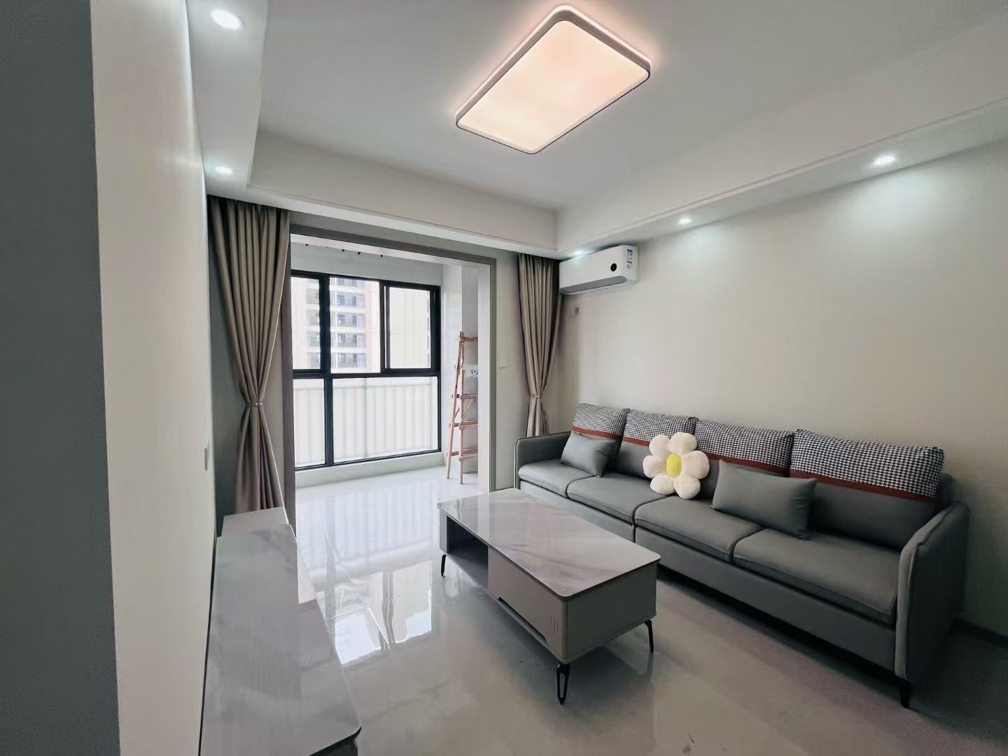 127平现代简约风格