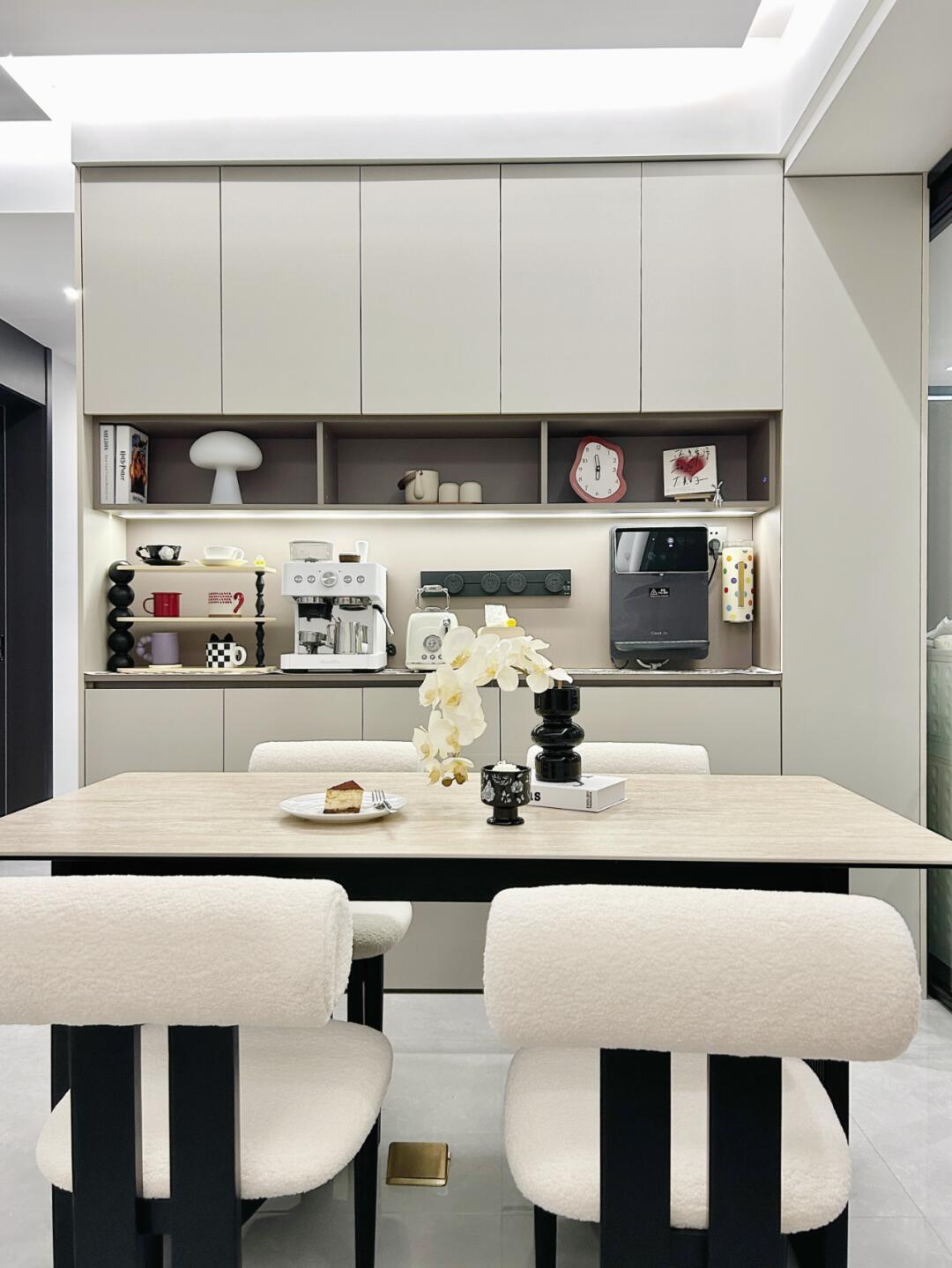 120平黑白灰现代极简风