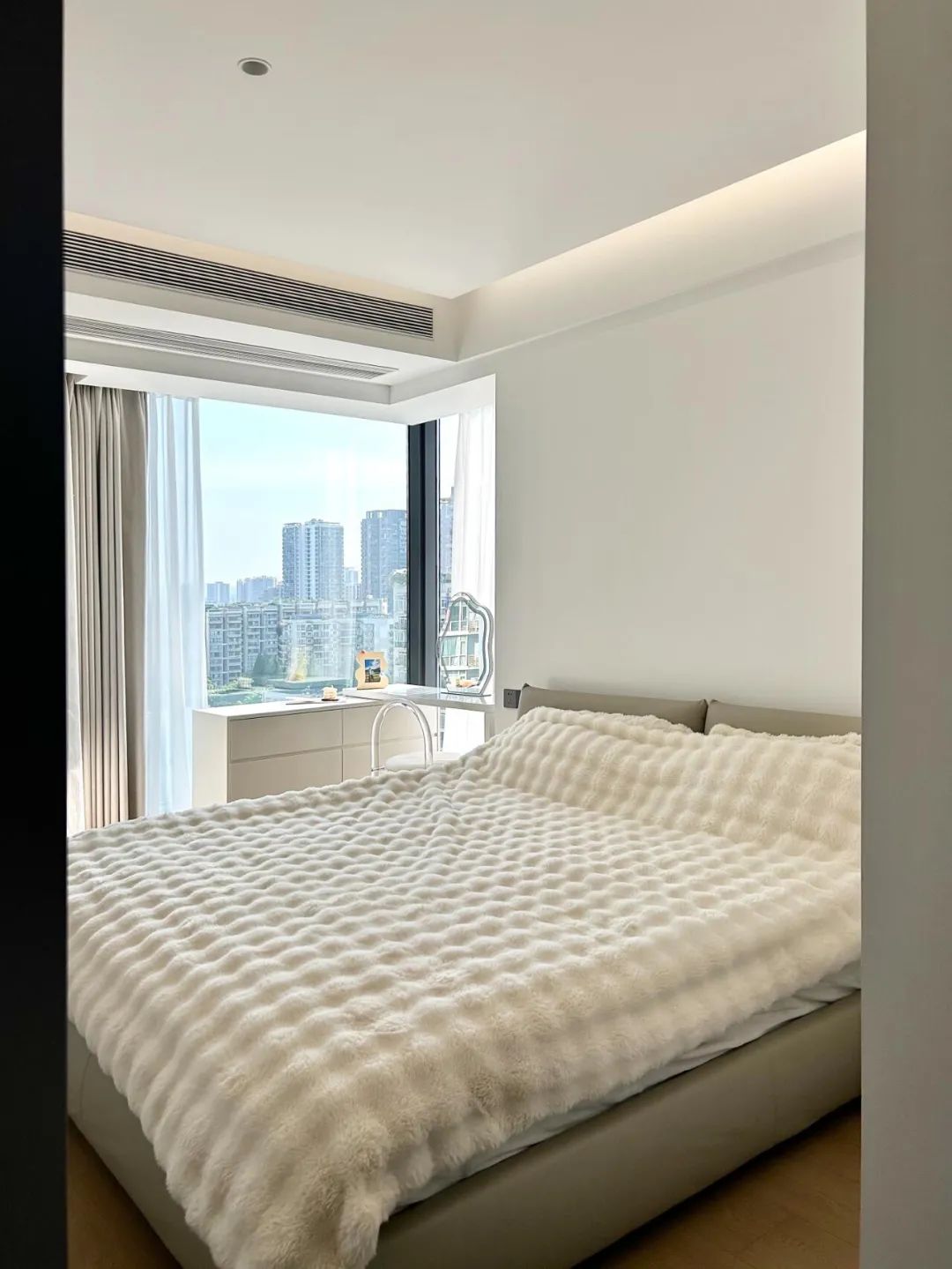 110平现代简约风格，简单高级。