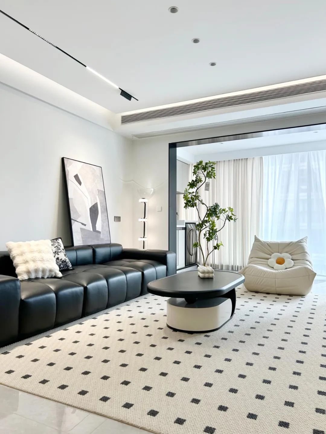 110平现代简约风格，简单高级。