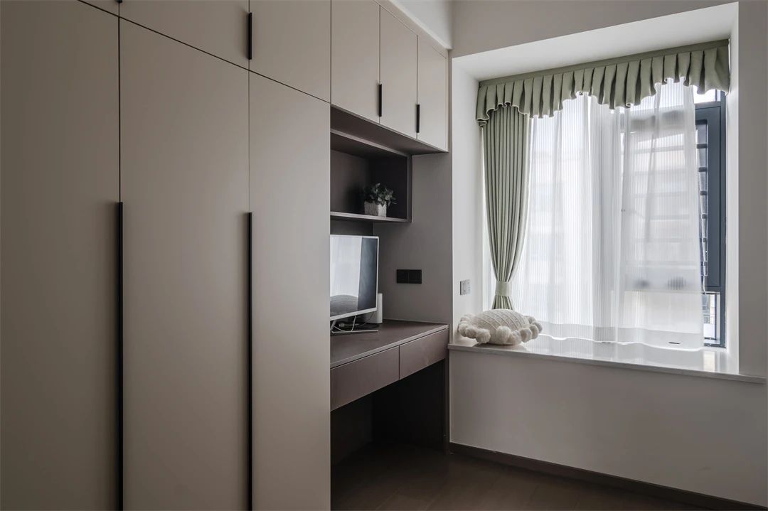 127平现代风格，黑白灰极致诠释，追求静谧与和谐的日常