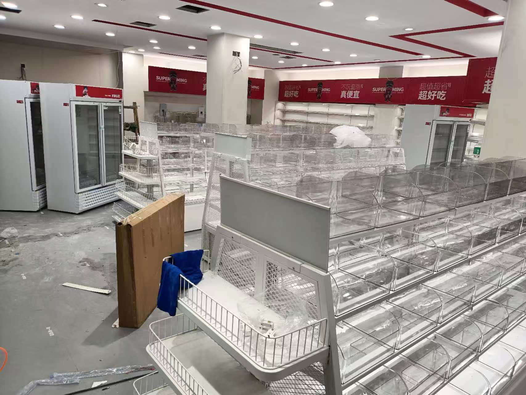 赵一鸣零食店128方，连锁品牌