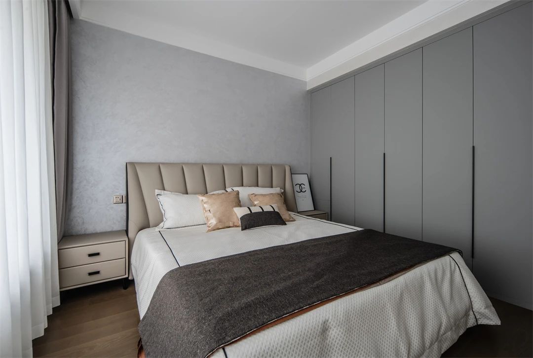 130平现代风格，简约而自在，打造与众不同的黑白格调！