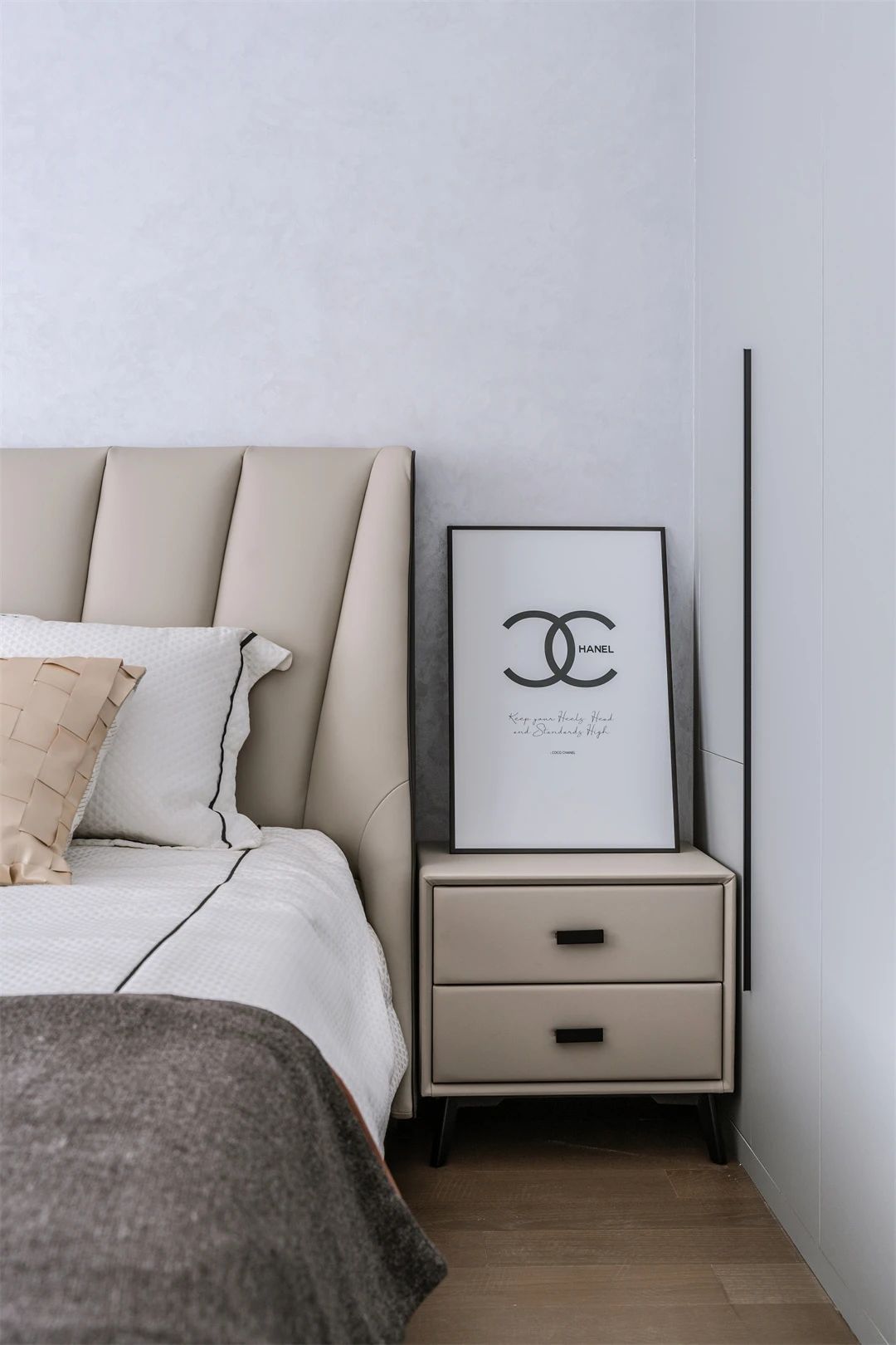 130平现代风格，简约而自在，打造与众不同的黑白格调！