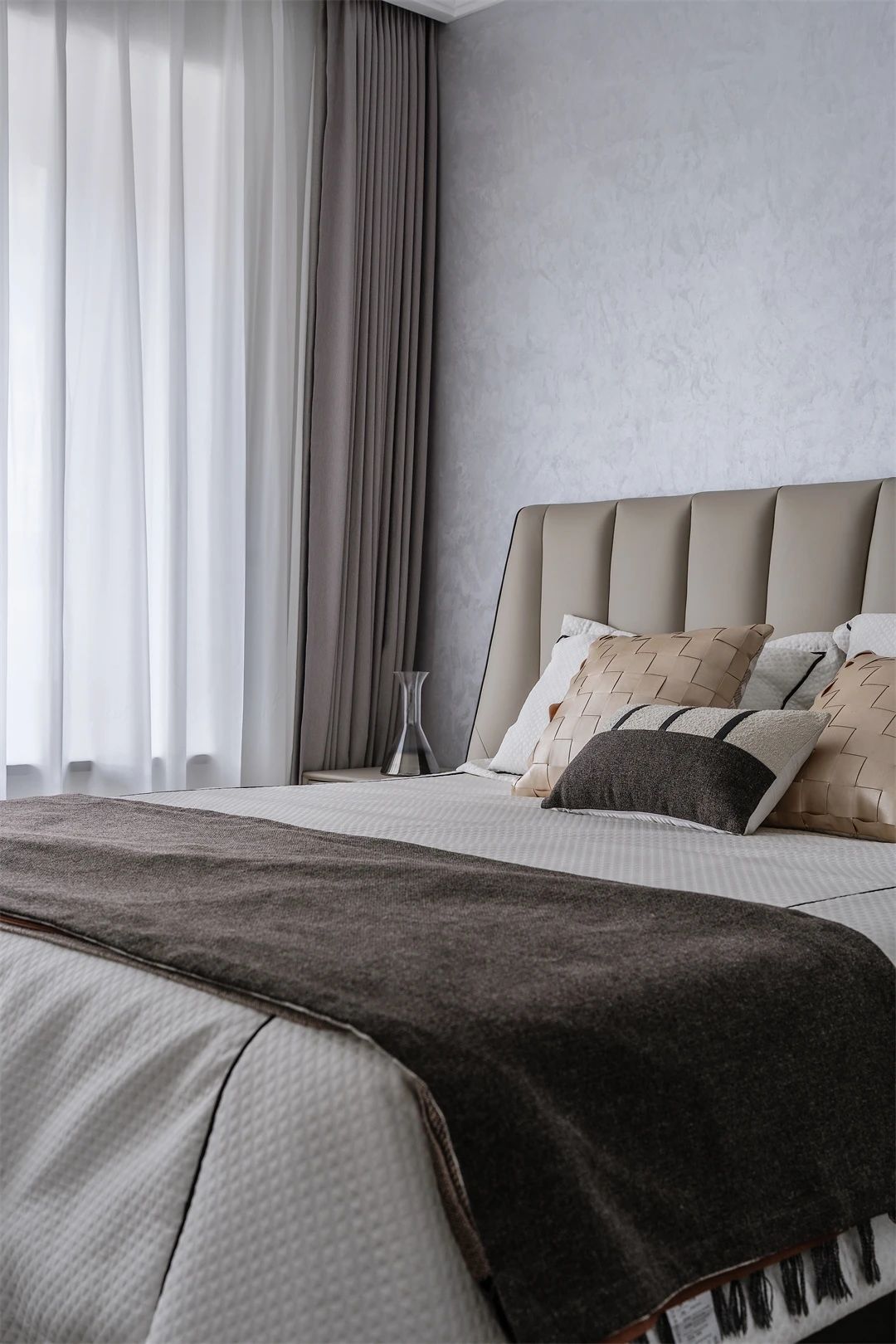 130平现代风格，简约而自在，打造与众不同的黑白格调！