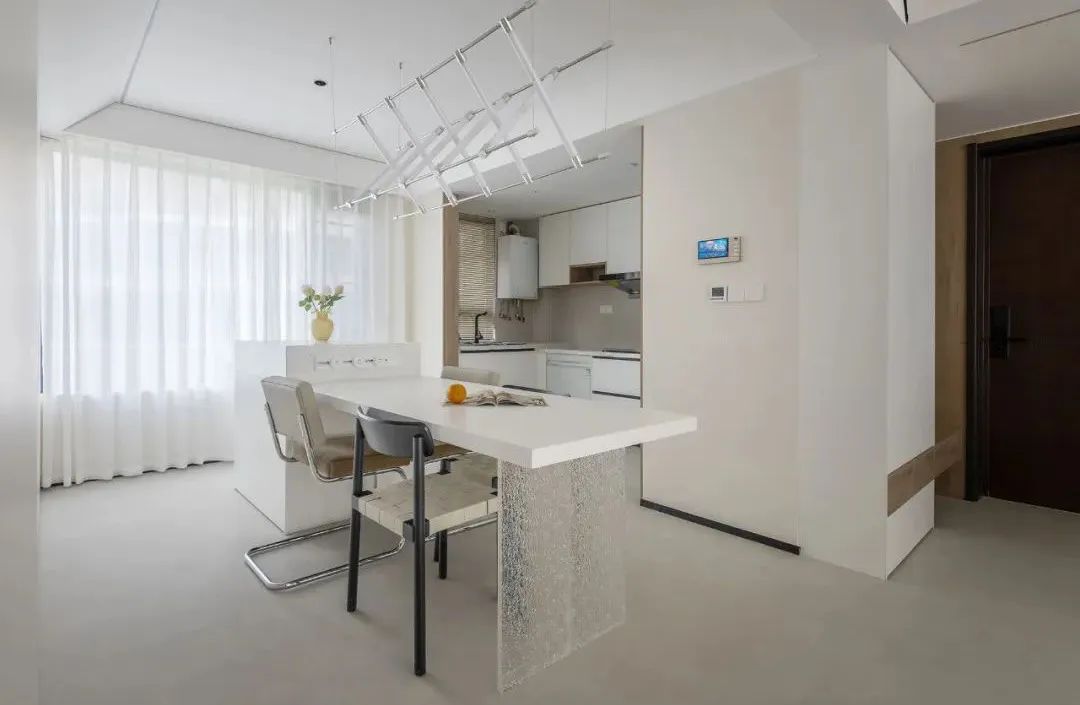 130平奶油极简风，简单温馨