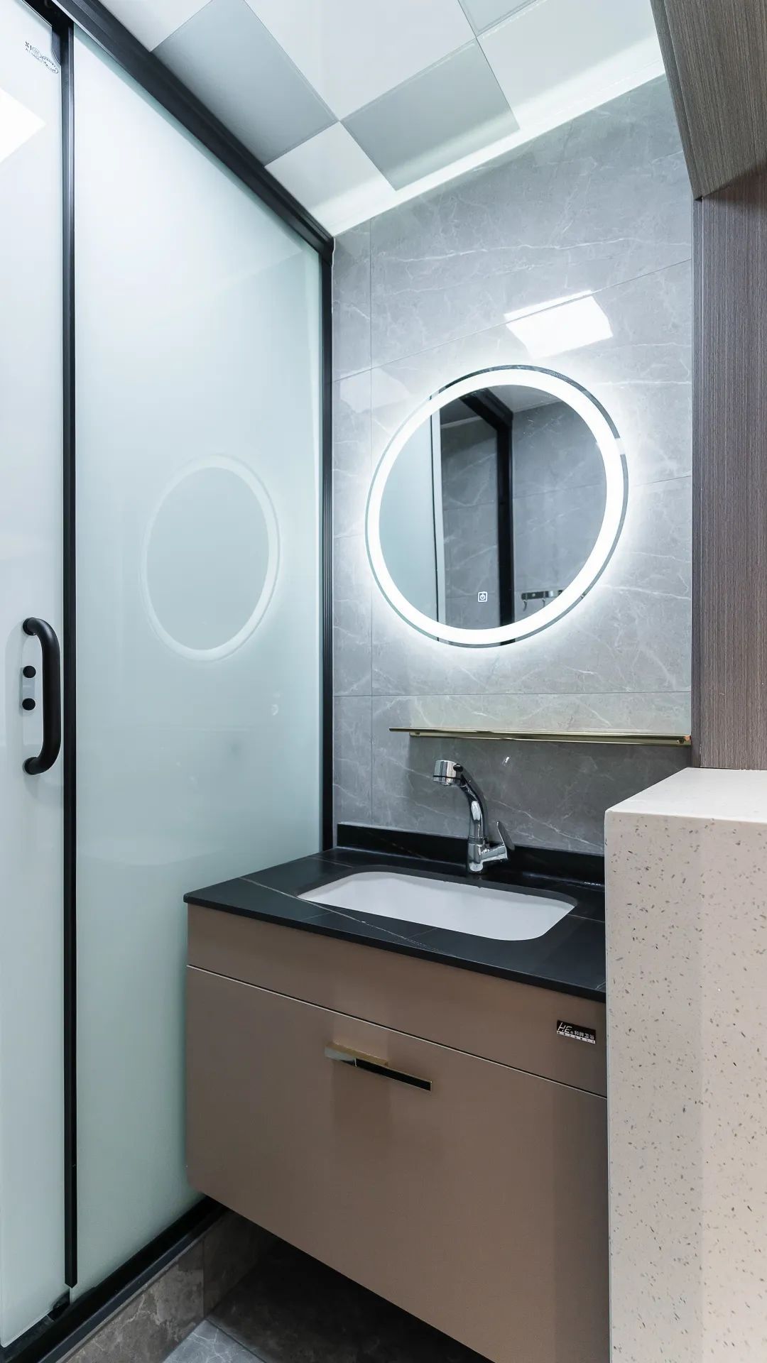 127平现代风格，没有复杂的设计，简简单单超级美！