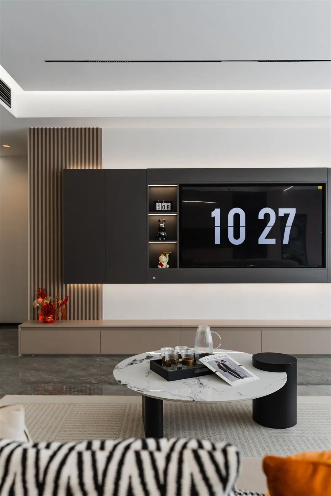 109㎡现代简约：超大横厅+大平层，向内探索空间情绪！