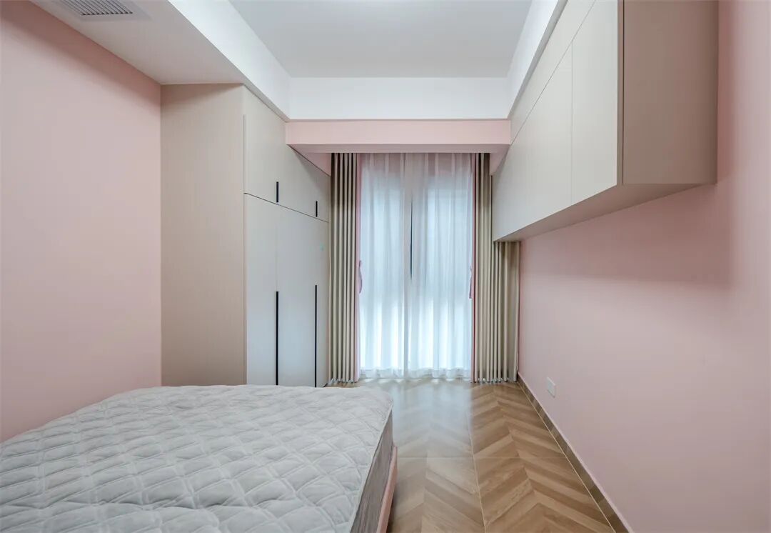 135㎡质感轻奢：色彩温柔淡雅，在平淡美好中与生活相拥！