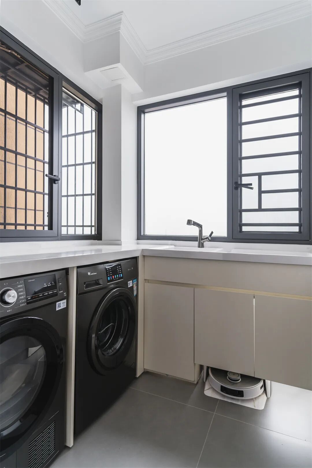 129㎡现代风格：简约用色搭出温情，越简单反而越高级！