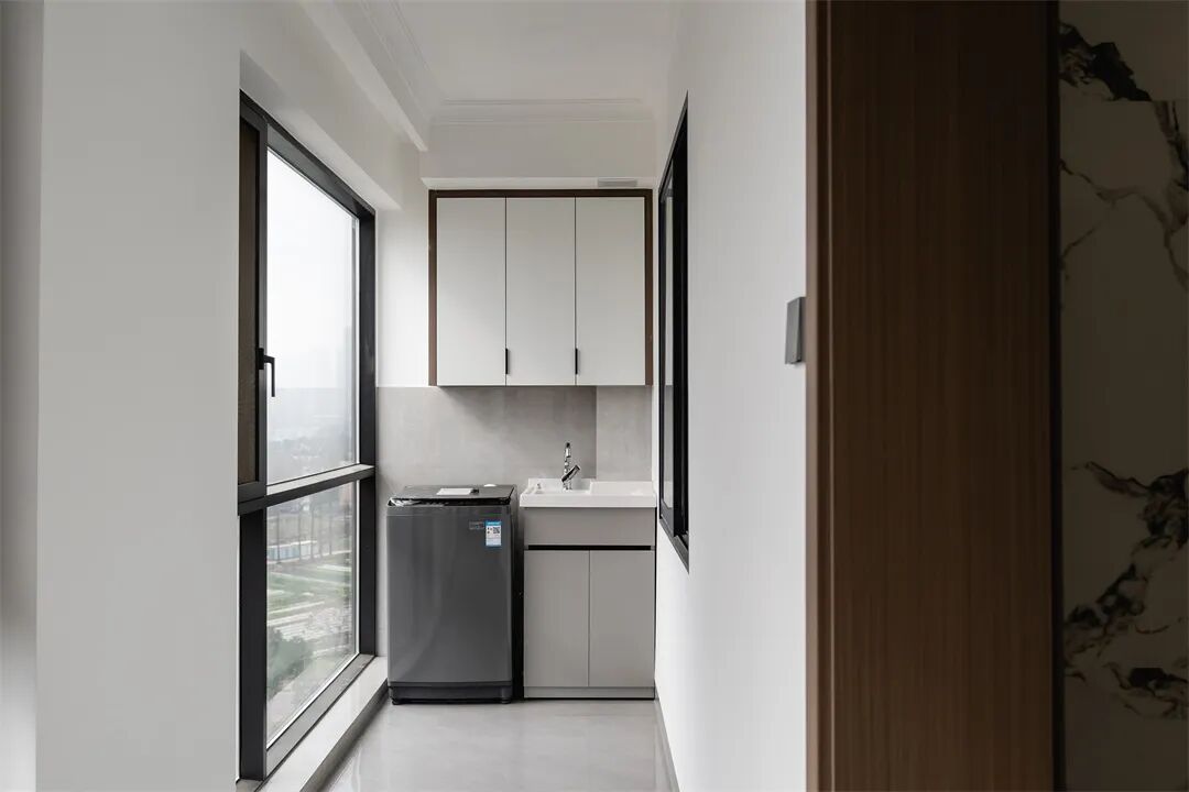  142㎡极简风：块面化设计，打造实用与美观并存的现代美宅！