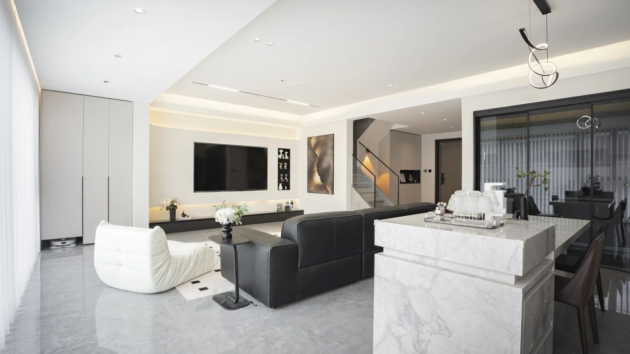 110平现代风格，黑白灰极致诠释，追求静谧与和谐的日常