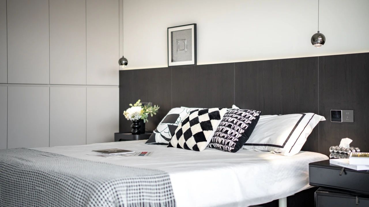 110平现代风格，黑白灰极致诠释，追求静谧与和谐的日常