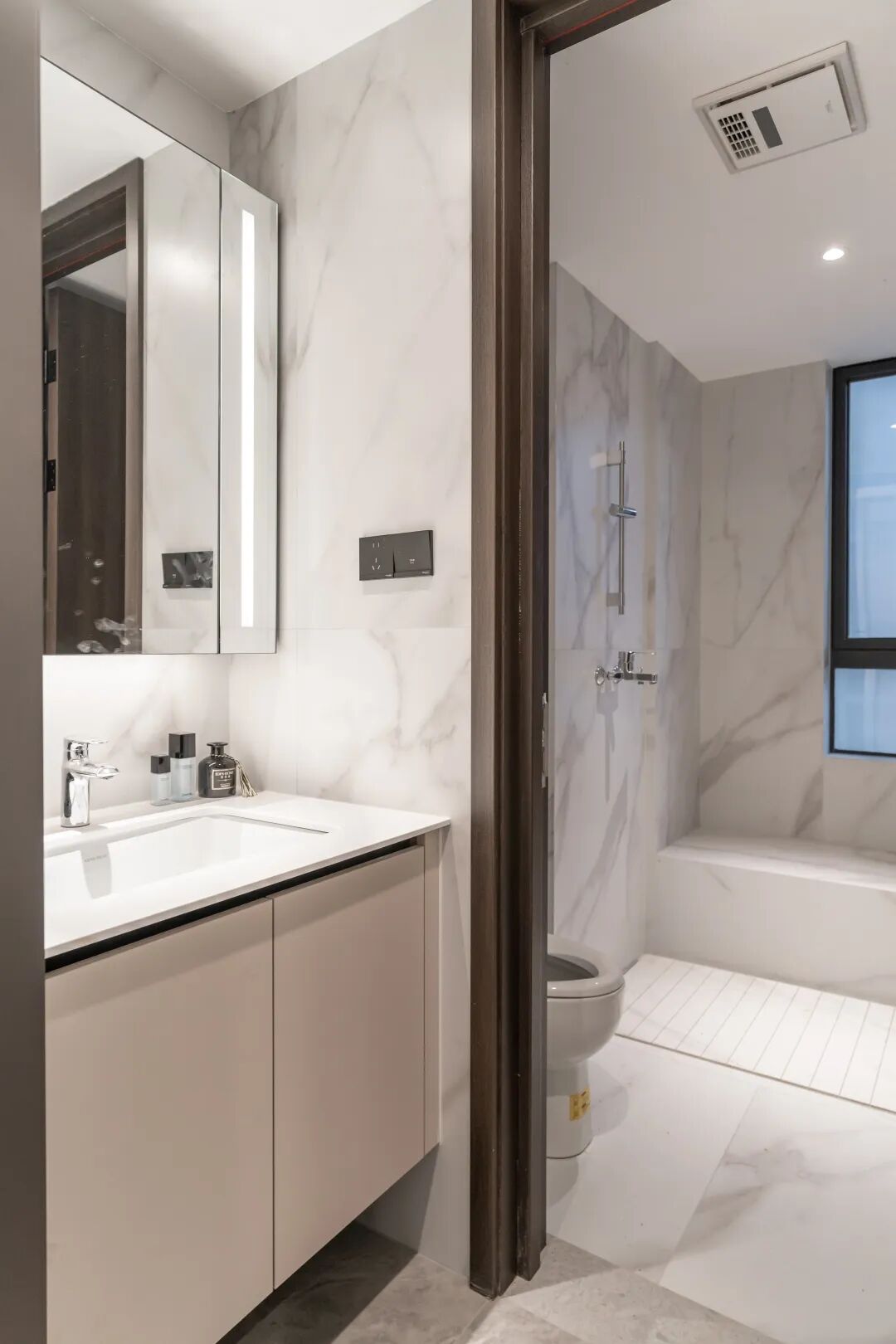 130㎡意式极简：保留原始精装布局，以纯粹美学品味生活！