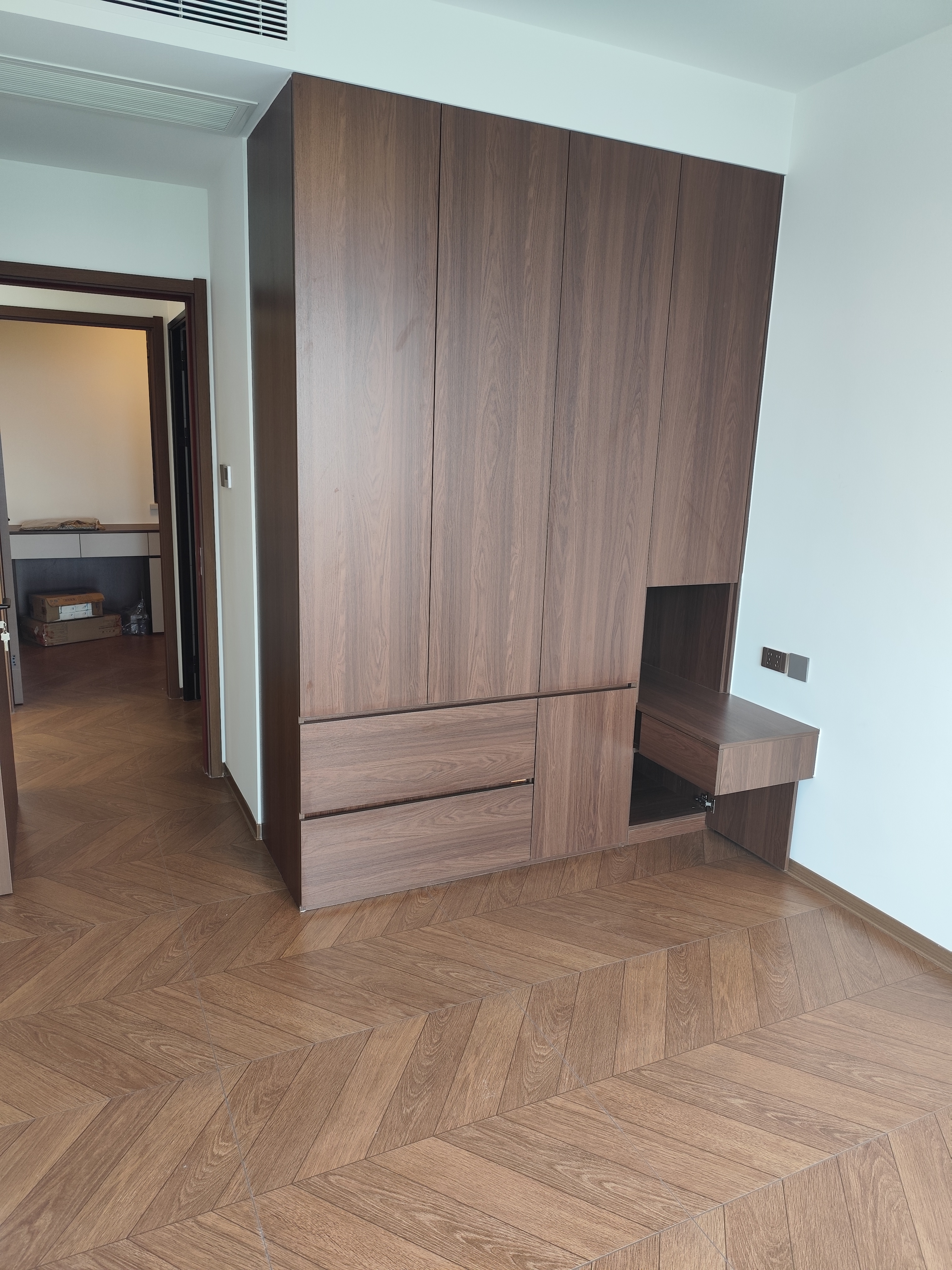 地址:天津津南区桂语朝阳。毛坯房入场，精装修+全屋定制一站式服务，总造价下来9万左右。