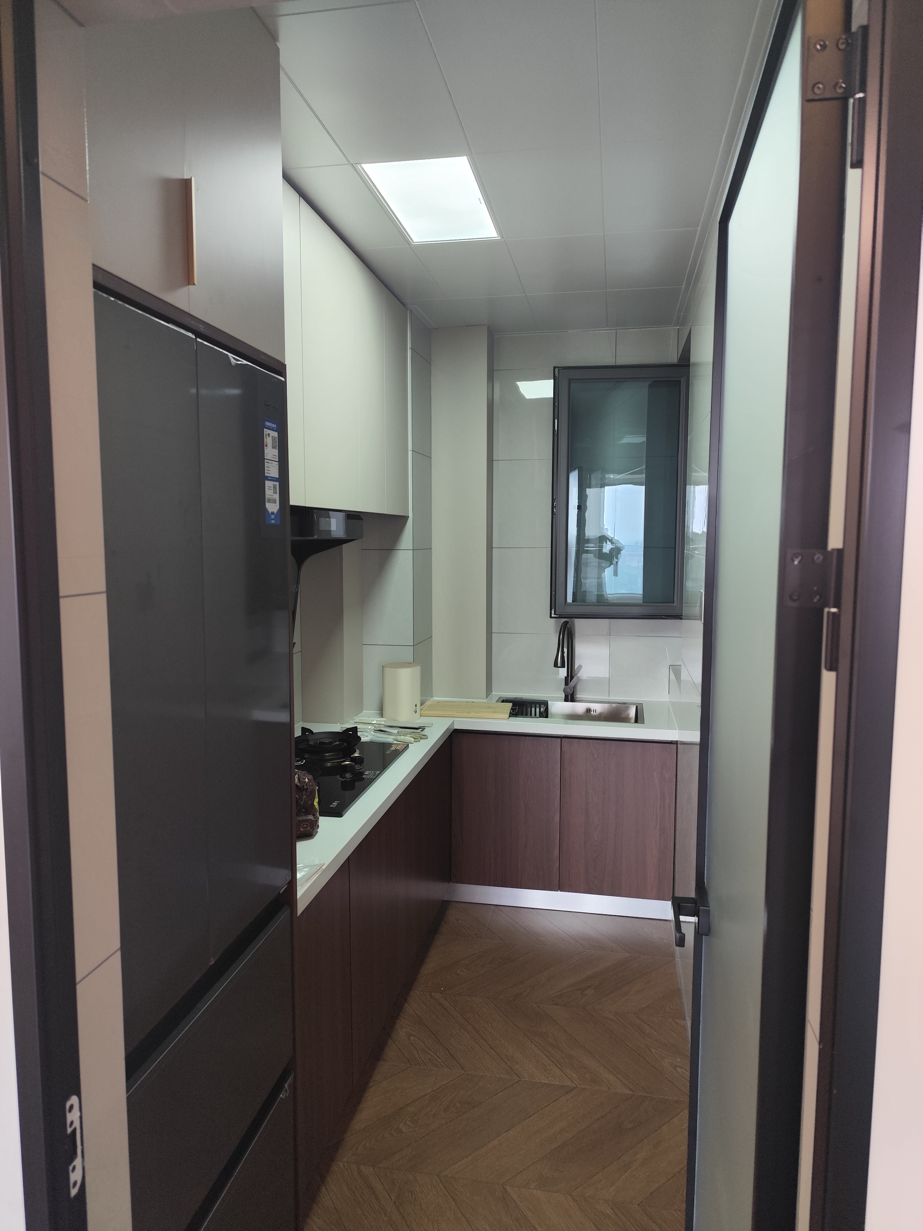 地址:天津津南区桂语朝阳。毛坯房入场，精装修+全屋定制一站式服务，总造价下来9万左右。