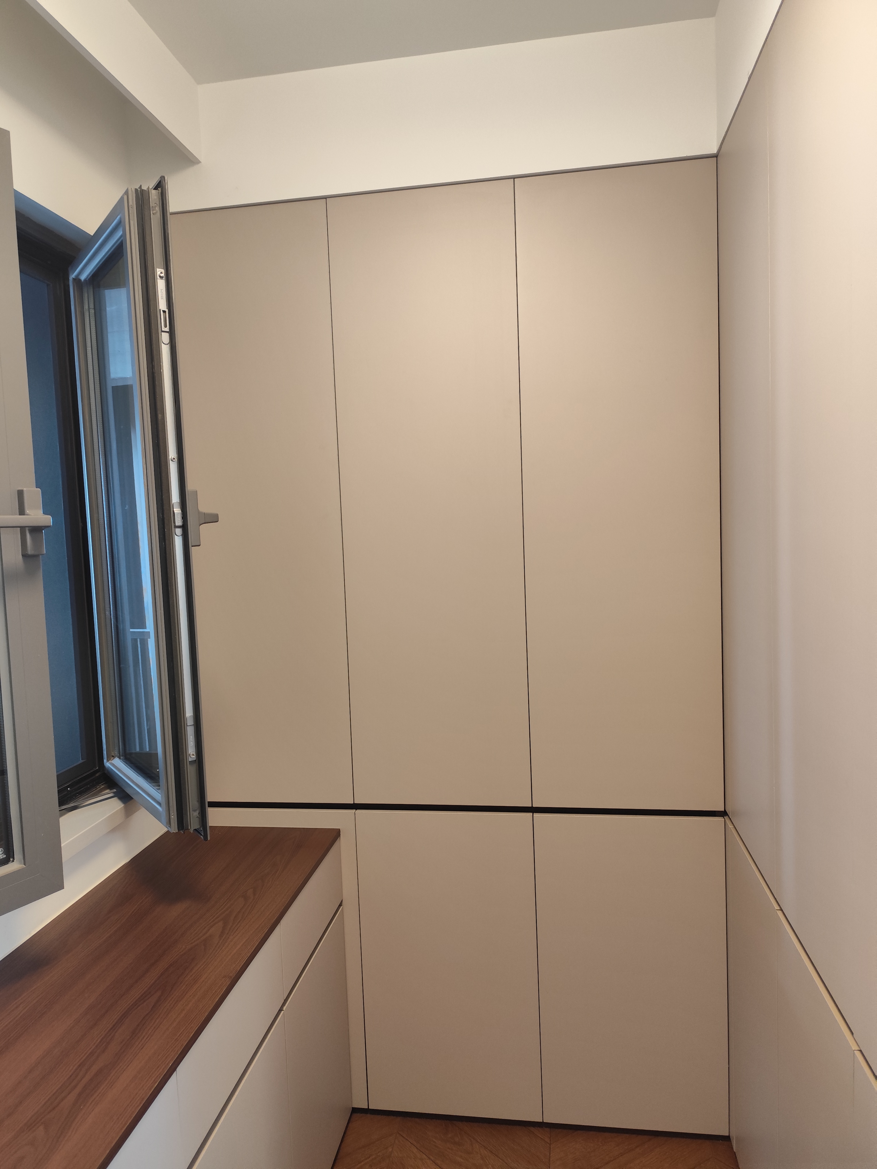 地址:天津津南区桂语朝阳。毛坯房入场，精装修+全屋定制一站式服务，总造价下来9万左右。