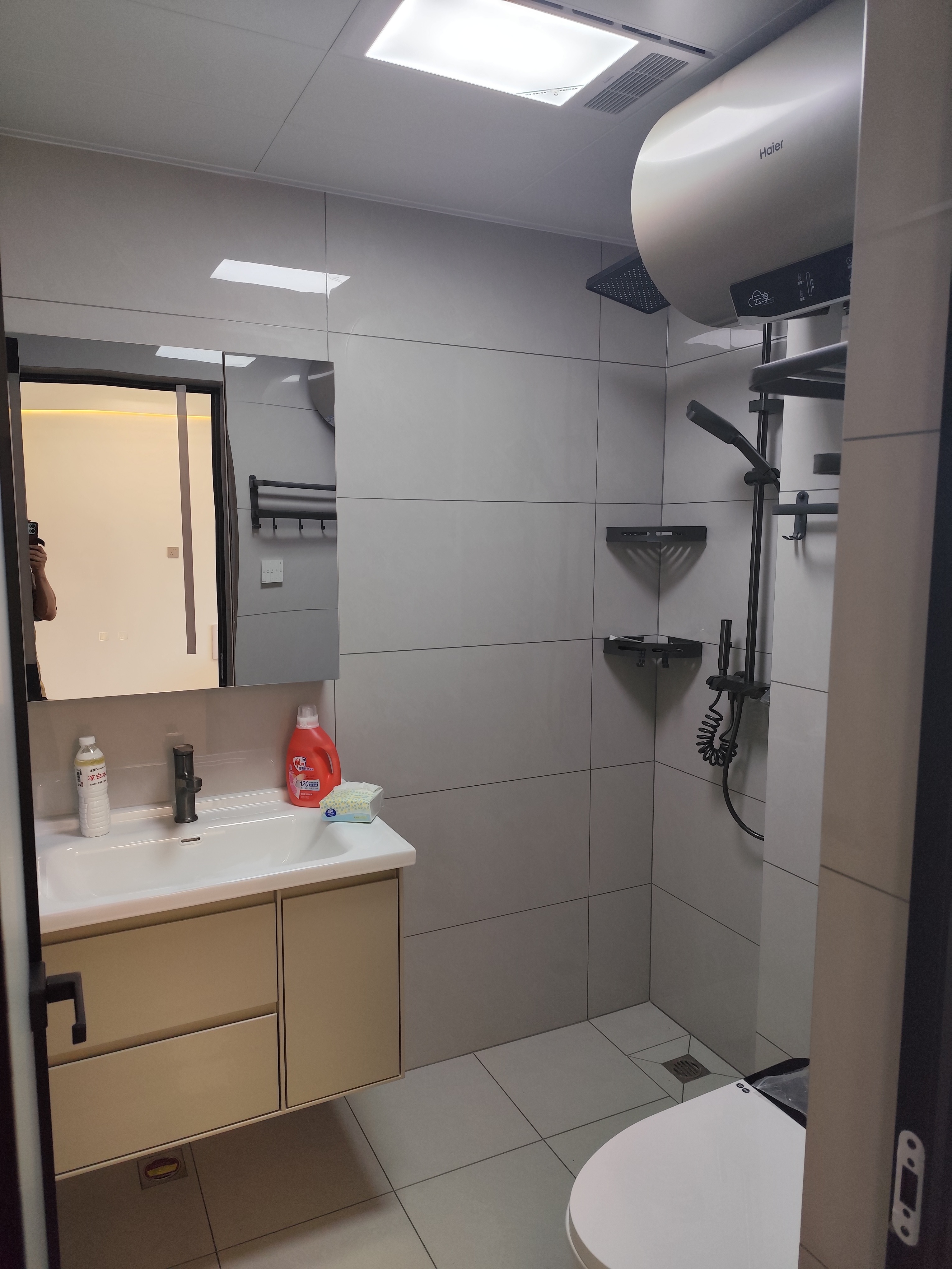 地址:天津津南区桂语朝阳。毛坯房入场，精装修+全屋定制一站式服务，总造价下来9万左右。